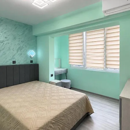 Апартамент Mir Cozy *
